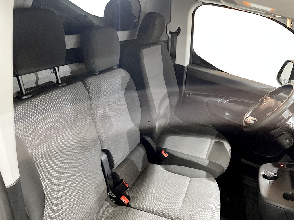 Bild på Van business Premium 1.5 BlueHDi 130hk L1 - WEBASTO, DRAG
