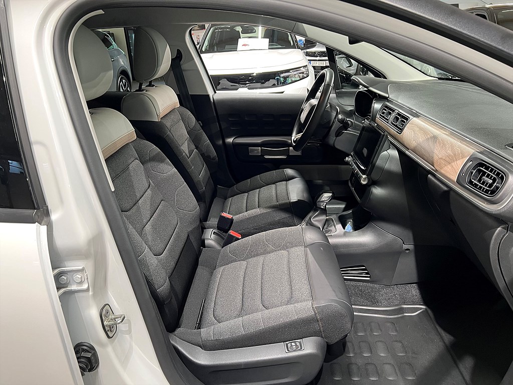 Bild på Shine Exclusive 1.2 PT 82hk - B-KAMERA, KEYLESS