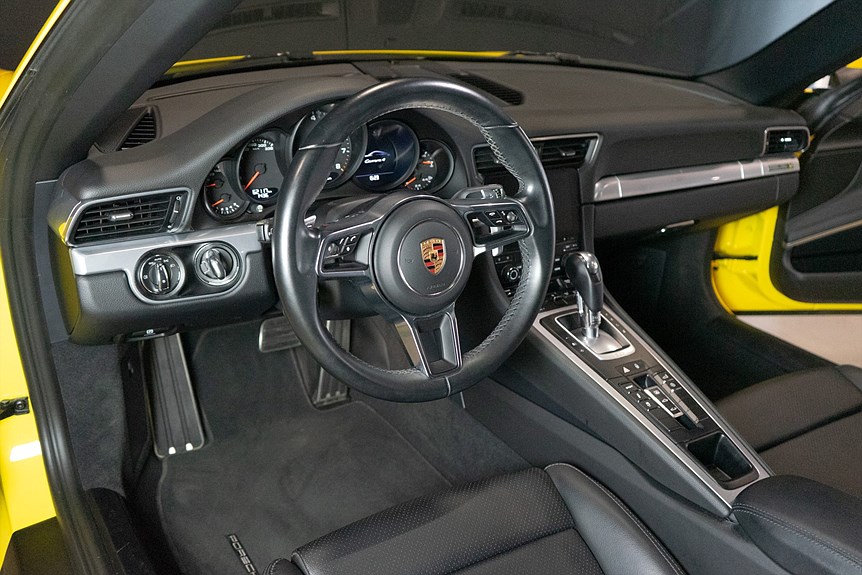 Porsche 911 991.2 Carrera 4 PDK 370hk