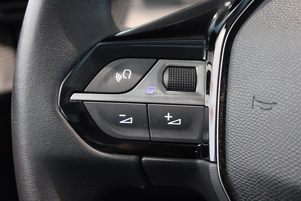 Bild på Active Pack 50kWh 136hk Aut - MOTORISERAD BAGAGELUCKA