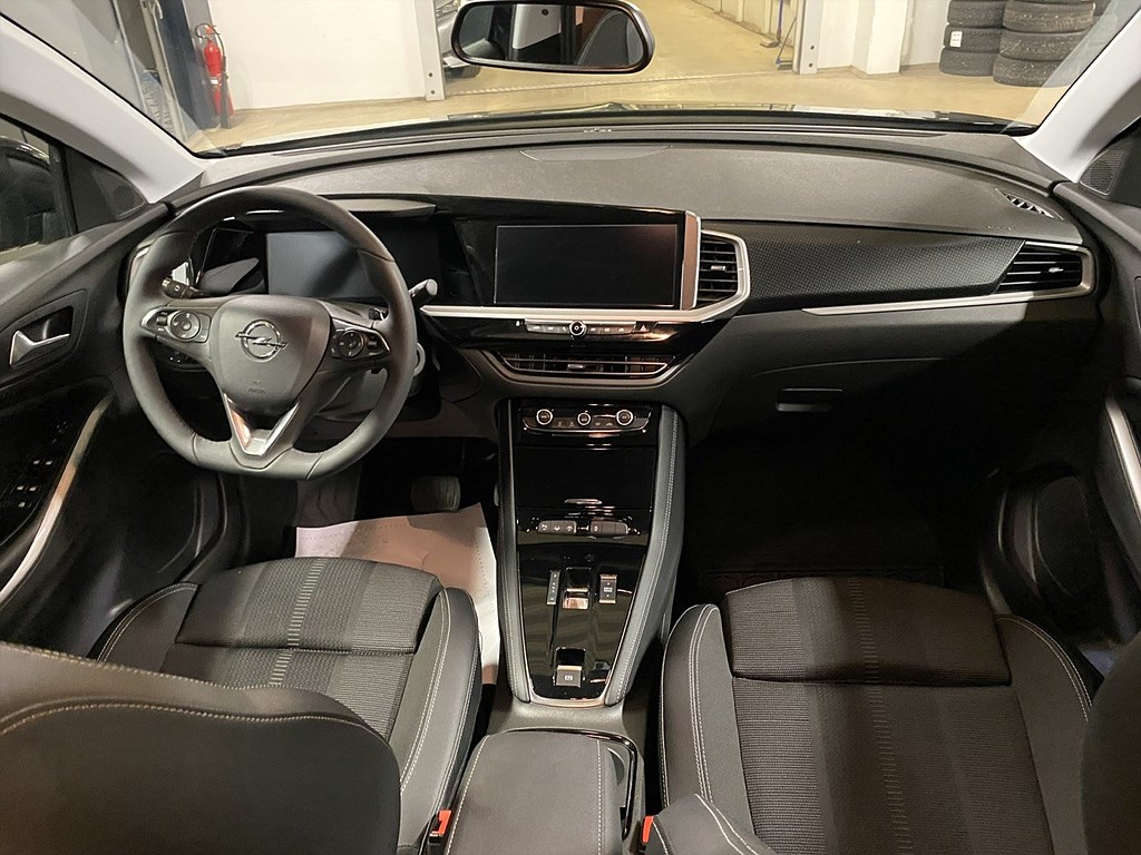 Bild på GS-Line 1.2 Turbo 130hk Aut - B-KAMERA, CARPLAY