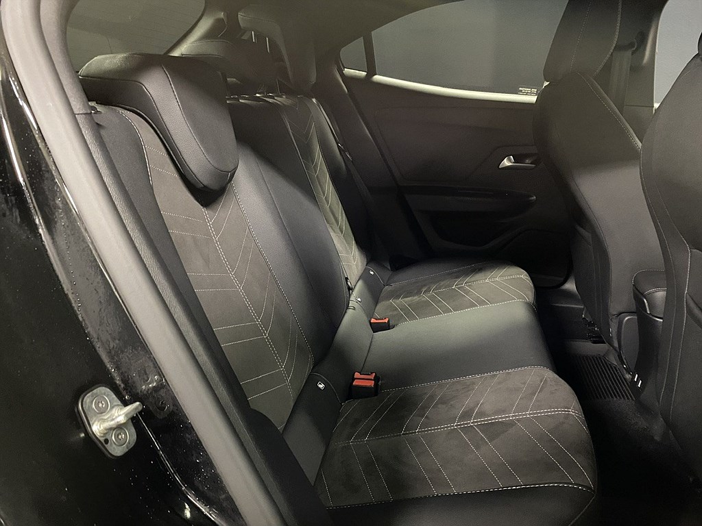 Bild på Ultimate 1.2 PT 130hk Aut - RATTVÄRME, CARPLAY