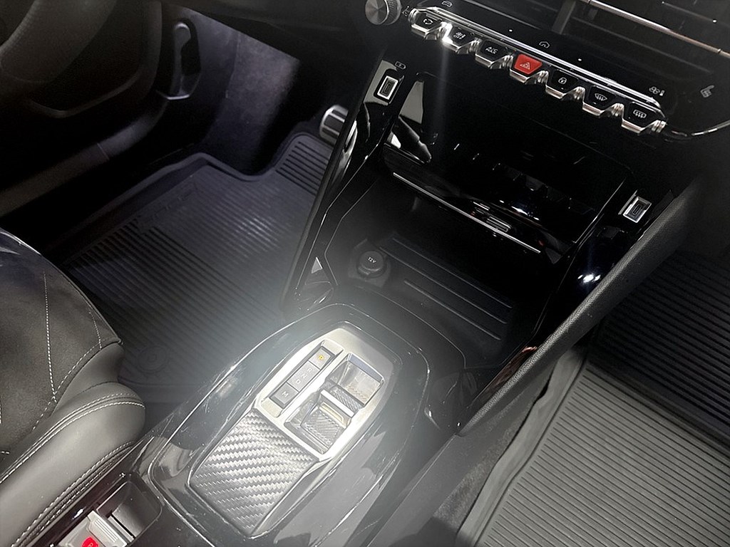 Bild på GT 1.2 PT 130hk Aut - B-KAMERA, CARPLAY
