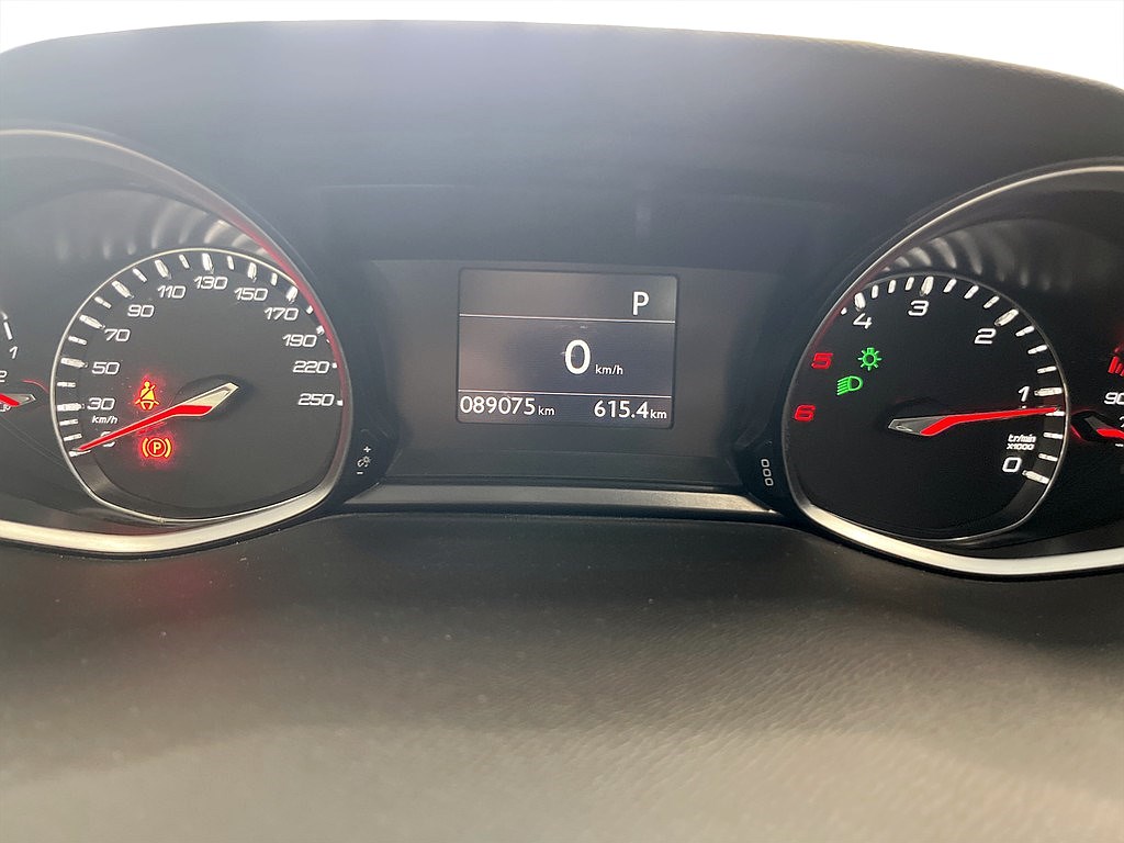 Bild på SW Allure 2.0 BHDi 150hk Aut - P-SENSORER, PANO