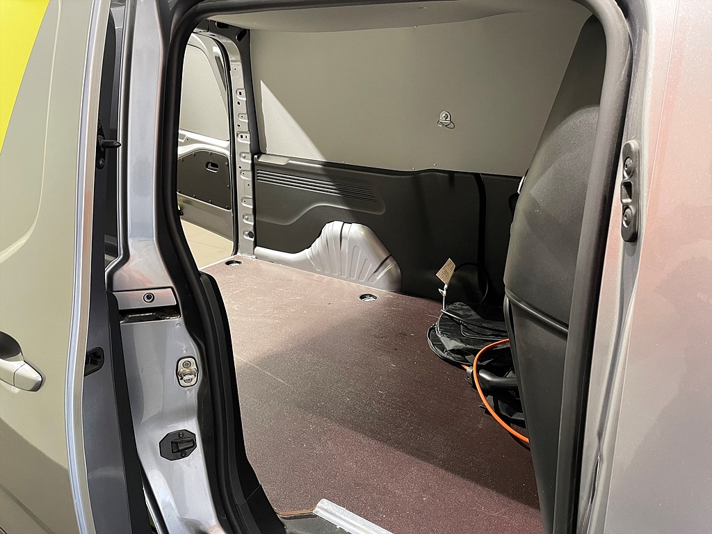 Bild på Business Cargo XL 50kWh 136hk Aut L2 - NAV, BACKSENSORER