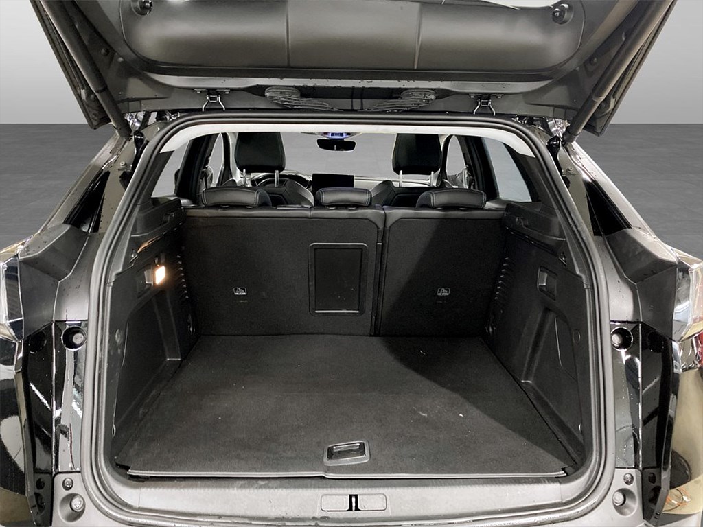 Bild på Allure Pack Hybrid4 300hk Aut 4WD - B-KAMERA, PANO