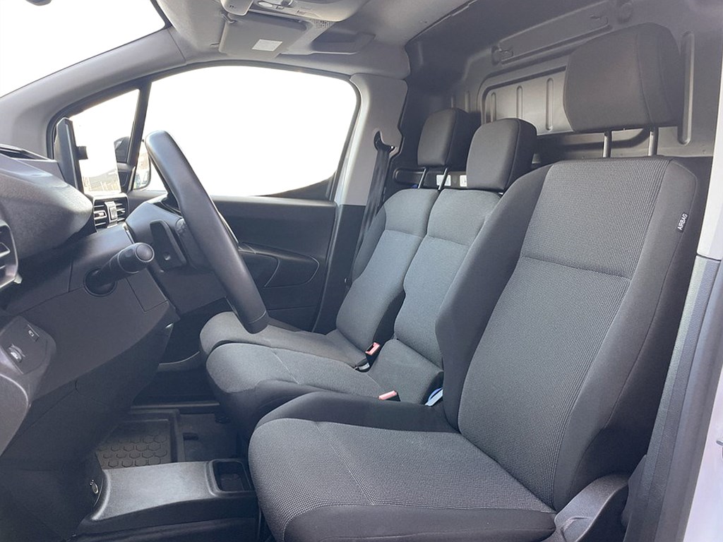 Bild på 1.5 BlueHDi 130hk Aut L2 - DRAG, B-KAMERA