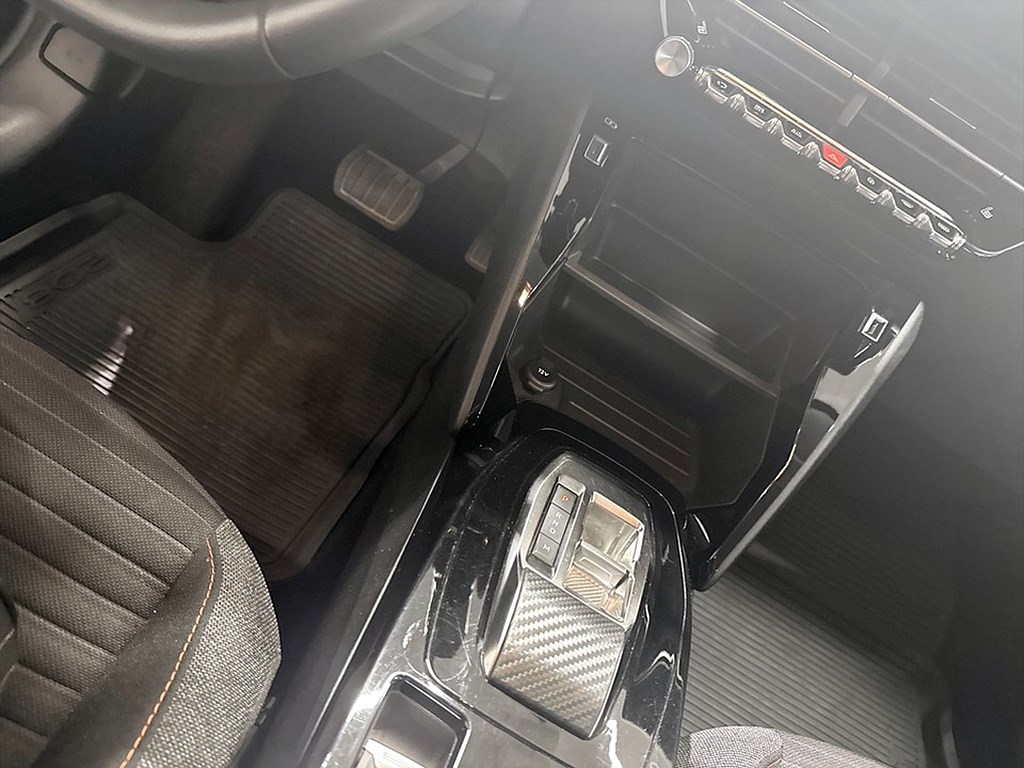 Bild på Active Pack 1.2 PT 100hk Aut - CARPLAY, FARTHÅLLARE