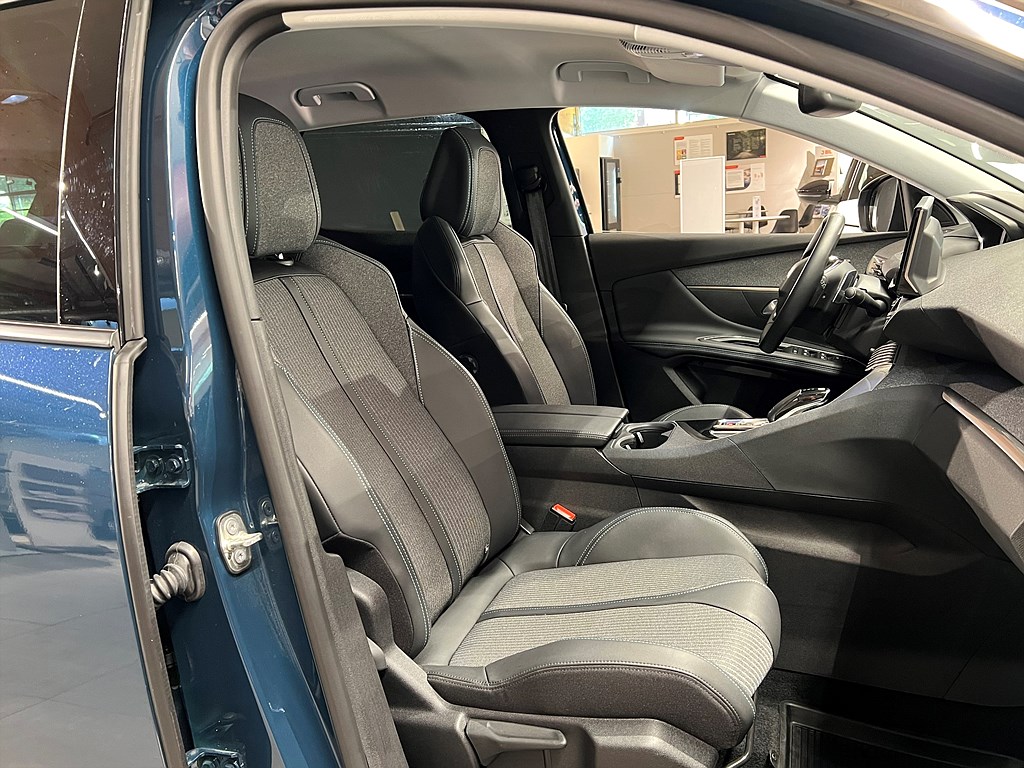 Bild på Allure Pack 1.2 PT 130hk Aut - NAV, B-KAMERA, CARPLAY