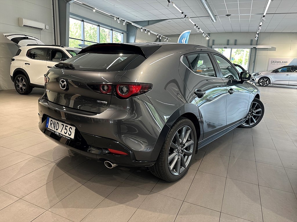 Bild på Hatchback 2.0 SKYACTIV-X M Hybrid 150hk Aut - B-KAMERA,CARPLAY