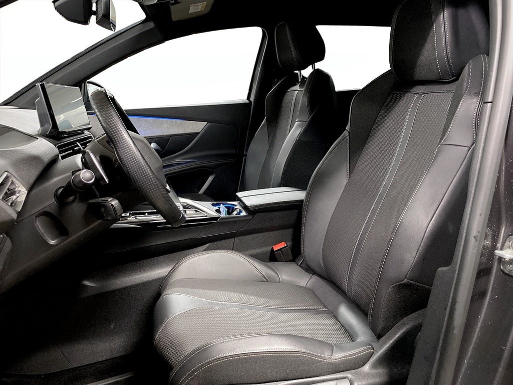Bild på GT Black Pack 1.2 PT 130hk Aut - B-KAMERA, CARPLAY