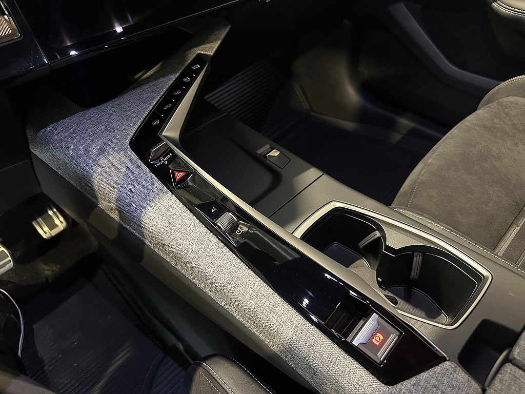 Bild på GT Hybrid e-DSC 136hk Aut - 7-SITS, B-KAMERA, NAVI