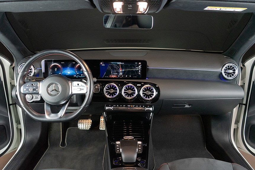Mercedes-Benz A 250 e Sedan AMG Premium 218hk
