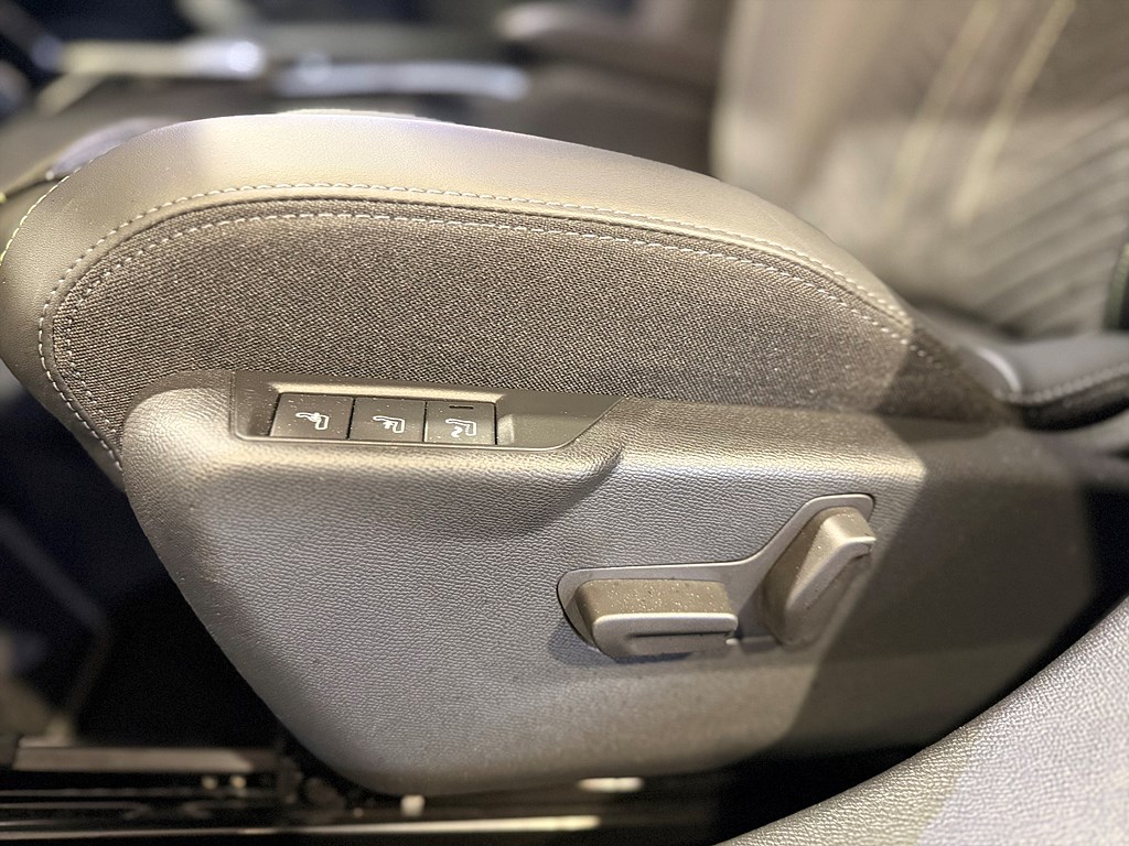 Bild på GT 1.2 PT 130hk Aut - B-KAMERA, CARPLAY