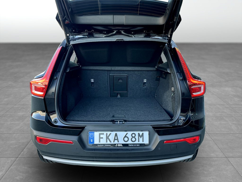 Bild på Momentum B4 197hk Aut - B-KAMERA, CARPLAY