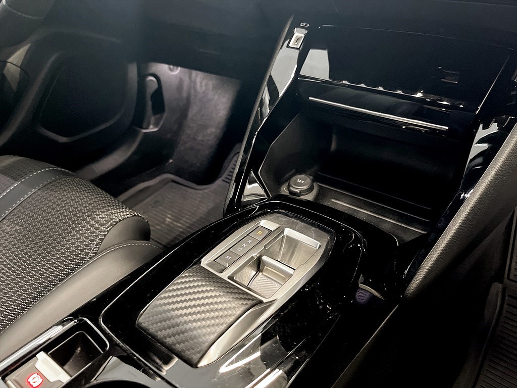 Bild på GT 1.2 PT 130hk Aut - 360-KAMERA, CARPLAY