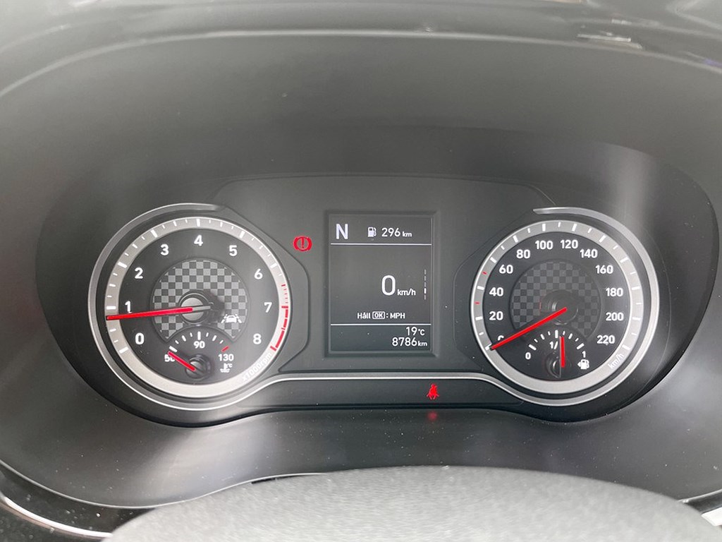 Bild på Essential 1.0 Blue 67hk Aut - CARPLAY, RATTVÄRME