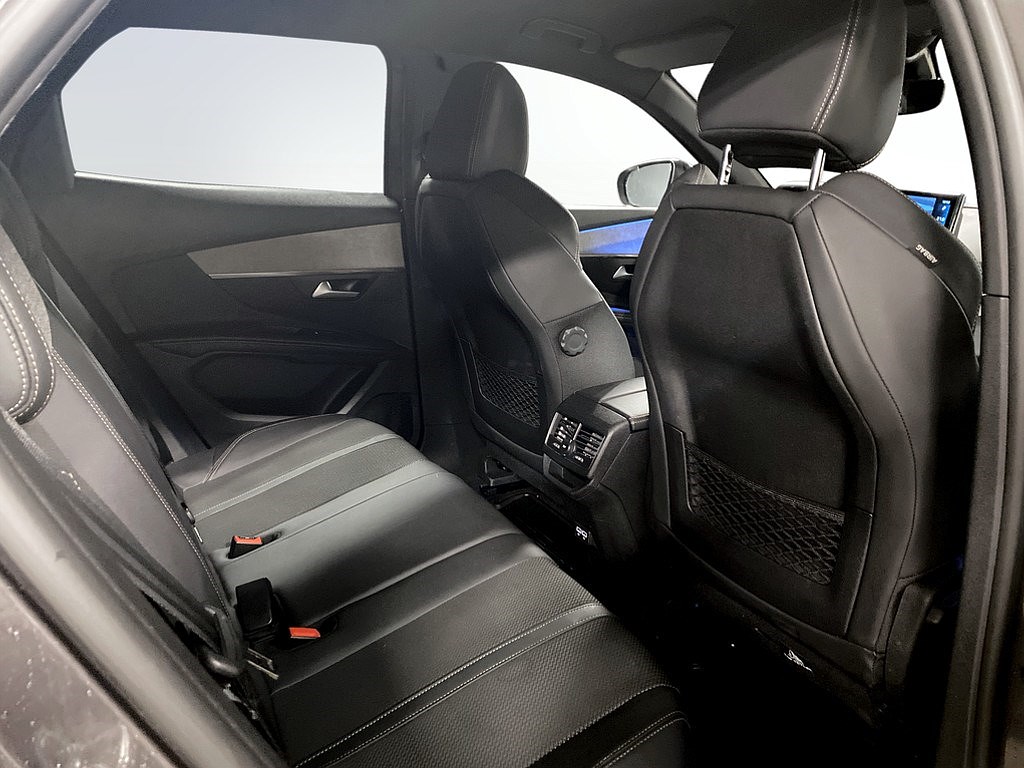 Bild på GT Black Pack 1.2 PT 130hk Aut - B-KAMERA, CARPLAY