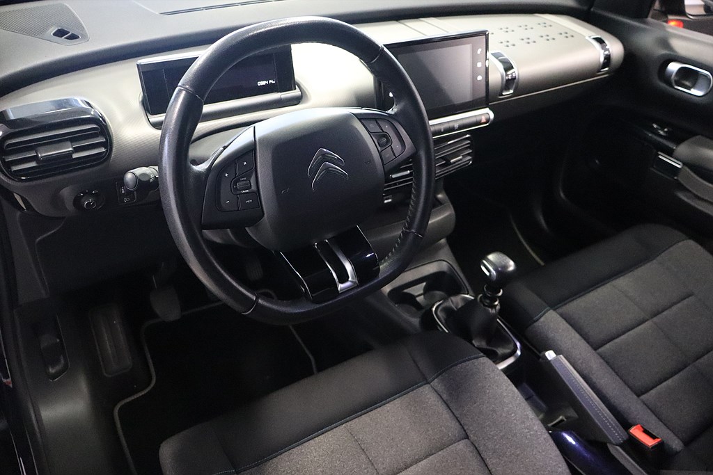 Bild på Shine Tech Style 1.2 PT 110hk - B-KAMERA,CARPLAY,NAVI
