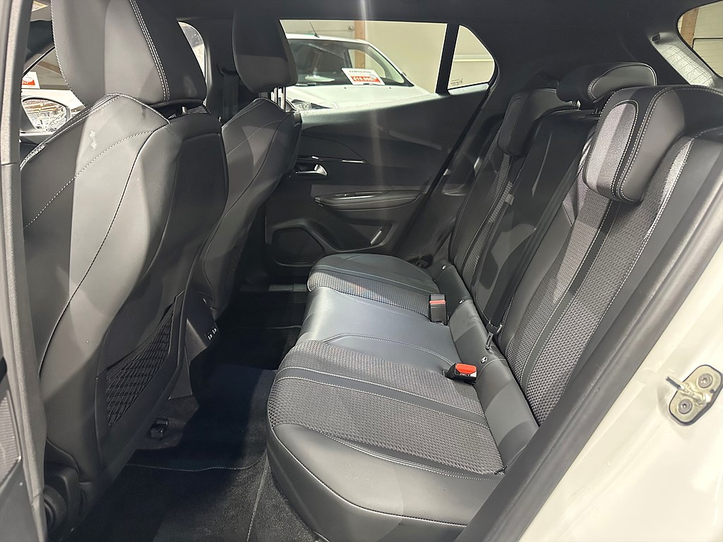 Bild på GT 1.2 PT 130hk Aut - M-VÄRMARE,NAVI,B-KAMERA,CARPLAY