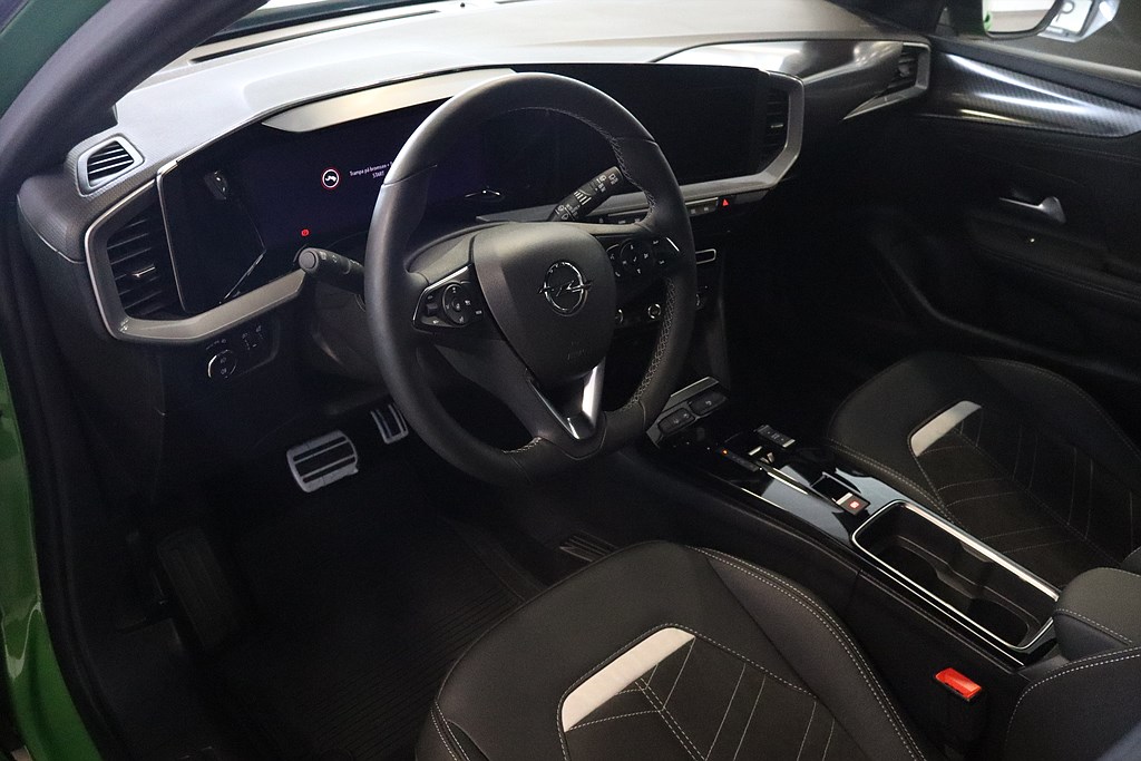 Bild på Ultimate 50kWh 136hk Aut - B-KAMER, CARPLAY, NAV