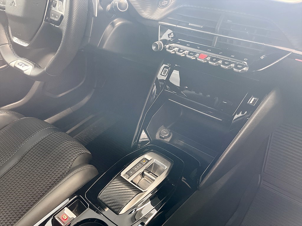 Bild på GT 1.2 PT 130hk Aut - B-KAMERA, CARPLAY