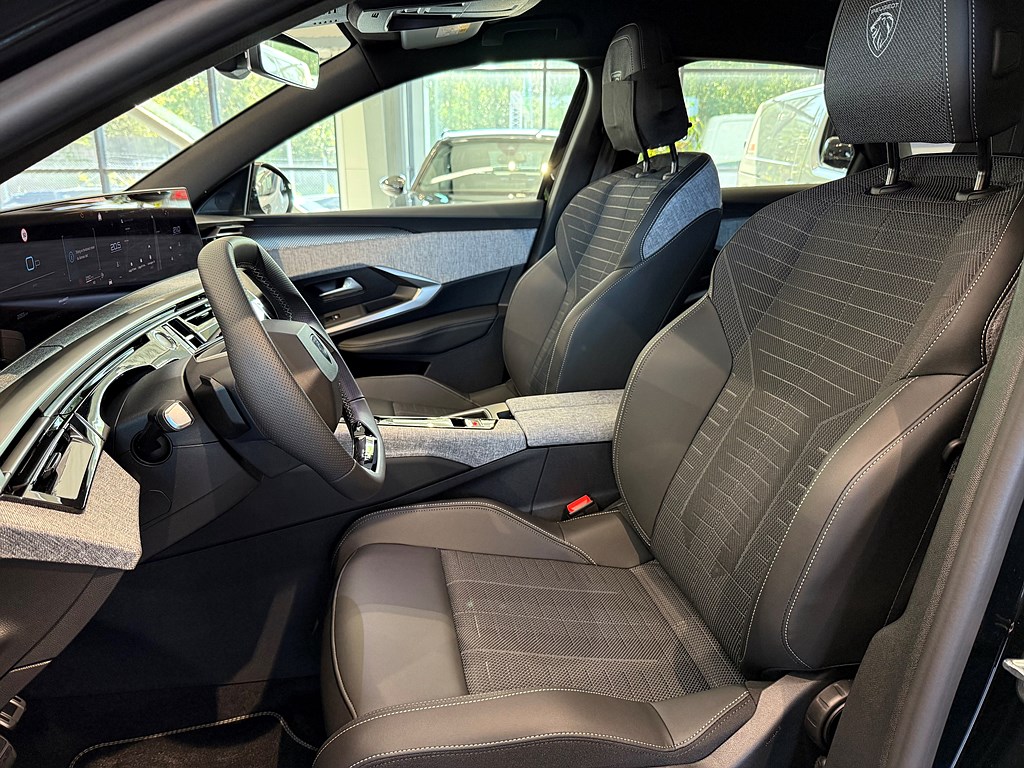 Bild på GT Hybrid 145hk Aut - B-KAMERA, CARPLAY