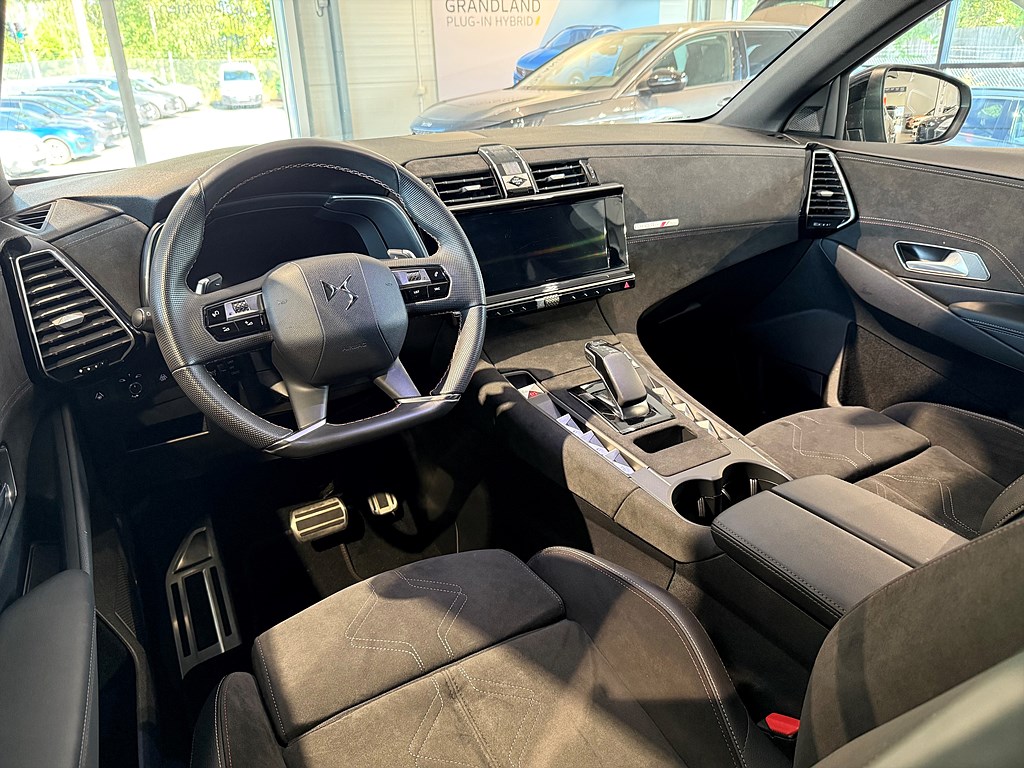 Bild på E-Tense Performance Business 300hk Aut 4x4 - BKAMERA,CARPLAY