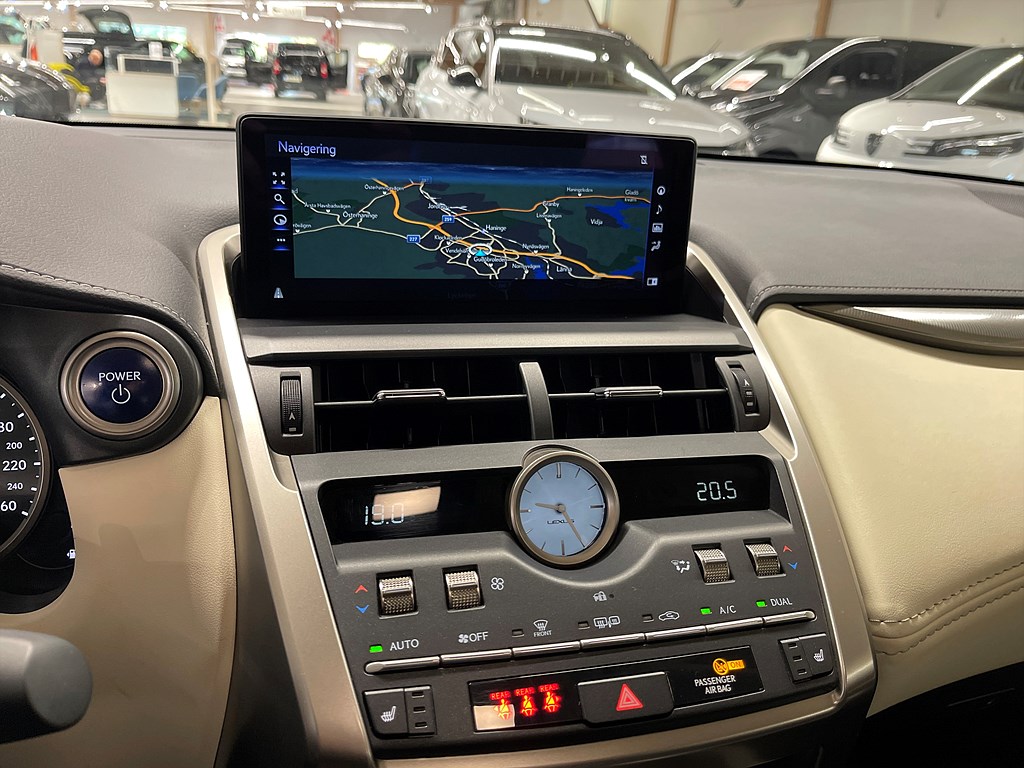 Bild på 300h AWD E-CVT Kyushi Edition 197hk Aut - NAV , BACKKAMERA