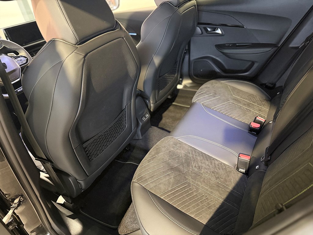 Bild på GT 1.2 PT 130hk Aut - B-KAMERA, CARPLAY