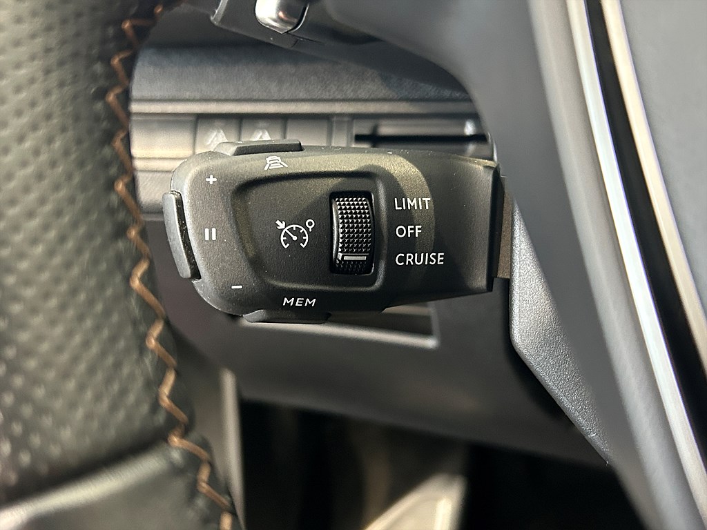 Bild på GT 1.2 PT 130hk Aut - B-KAMERA,CARPLAY,NAV