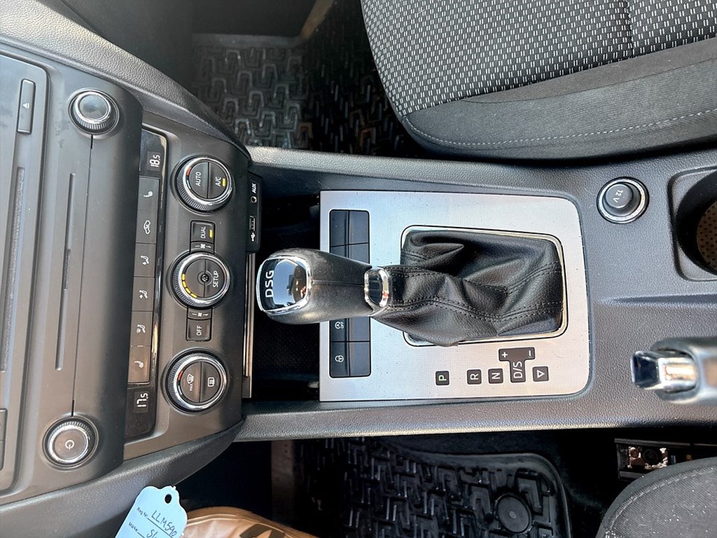 Bild på Kombi Ambition 1.6 TDI 105hk Aut - NYSERVAD, DRAG