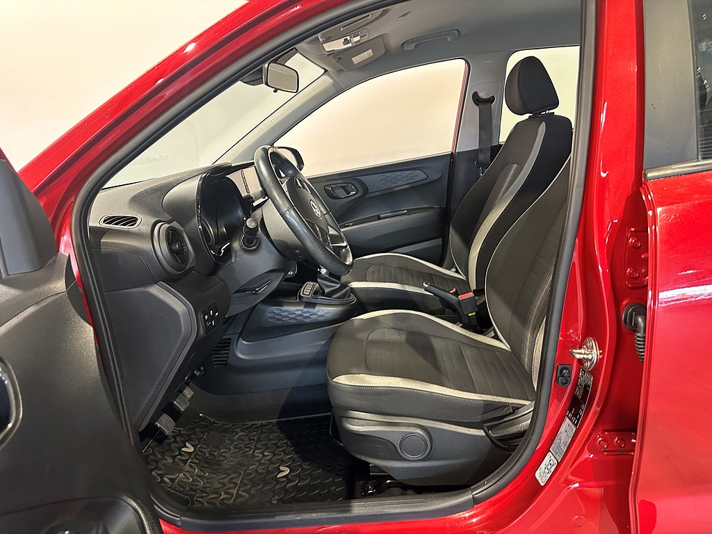 Bild på Essential 1.0 67hk - CARPLAY, RATTVÄRME
