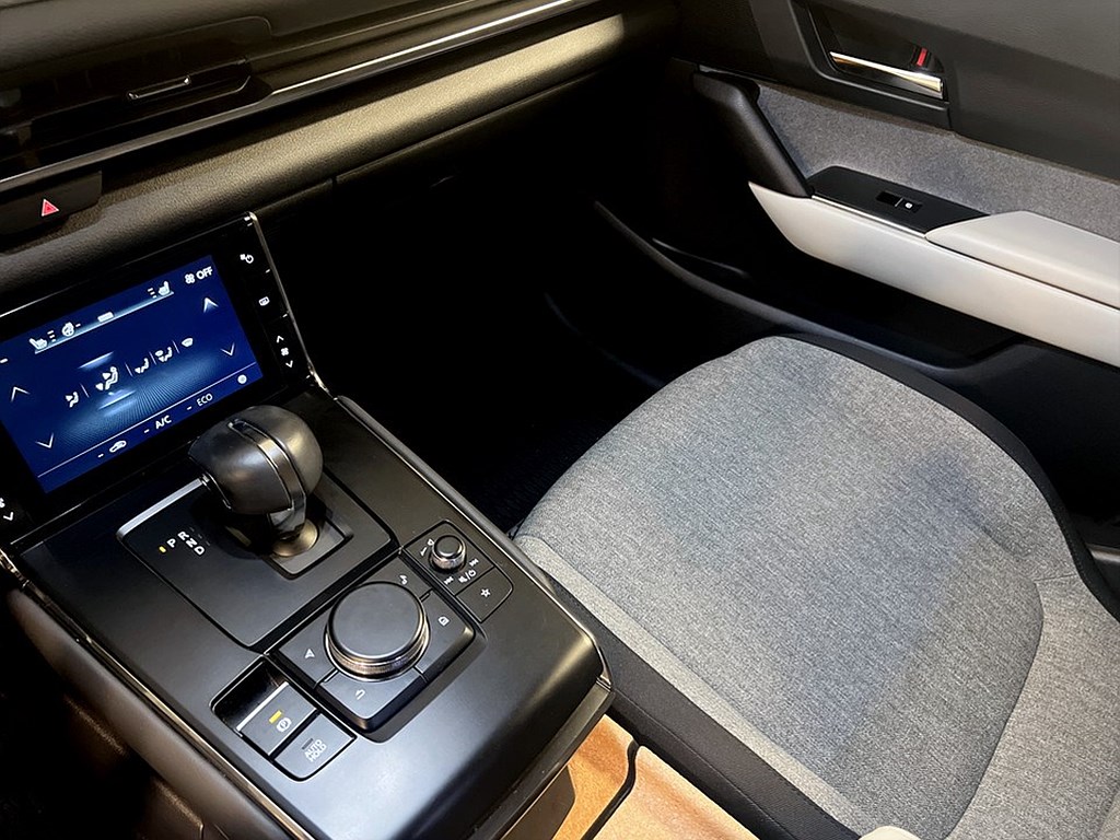 Bild på e-Skyactiv EV 143hk Aut - B-KAMERA, CARPLAY