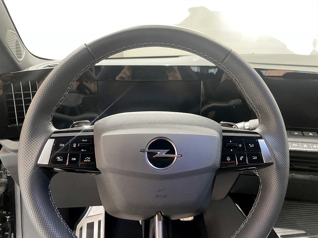 Bild på GSLine 1.2 PT 130hk Aut - B-KAMERA,CARPLAY,RATTVÄRME