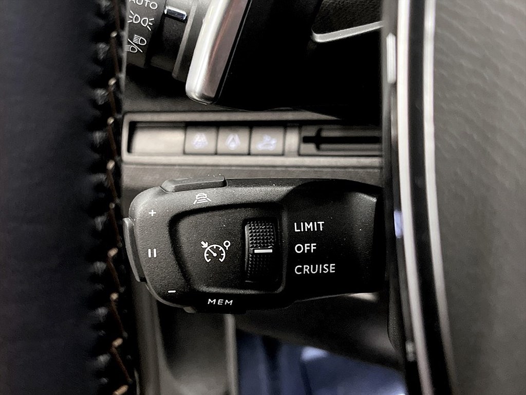 Bild på GT Black Pack 1.2 PT 130hk Aut  - 7-SITS,B-KAMERA,NAV