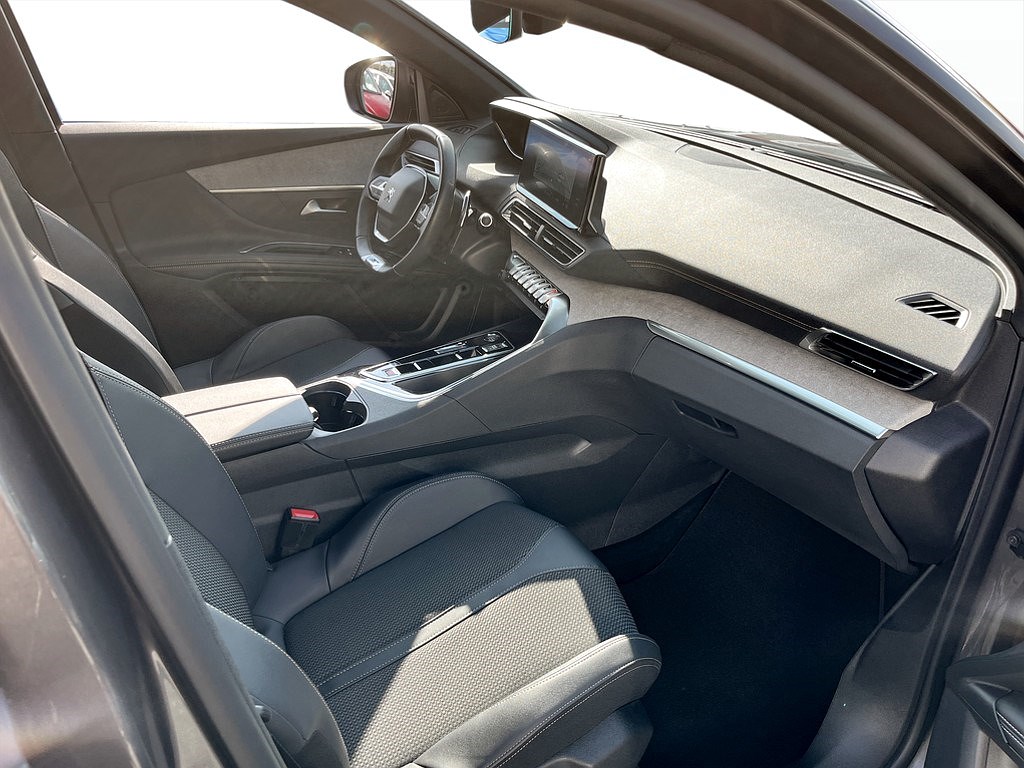 Bild på GT Black Pack 1.2 PT 130hk Aut - B-KAMERA, CARPLAY