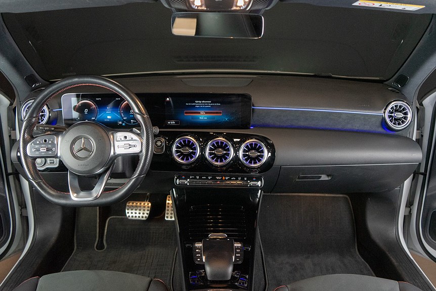 Mercedes-Benz A 250 e AMG 218hk