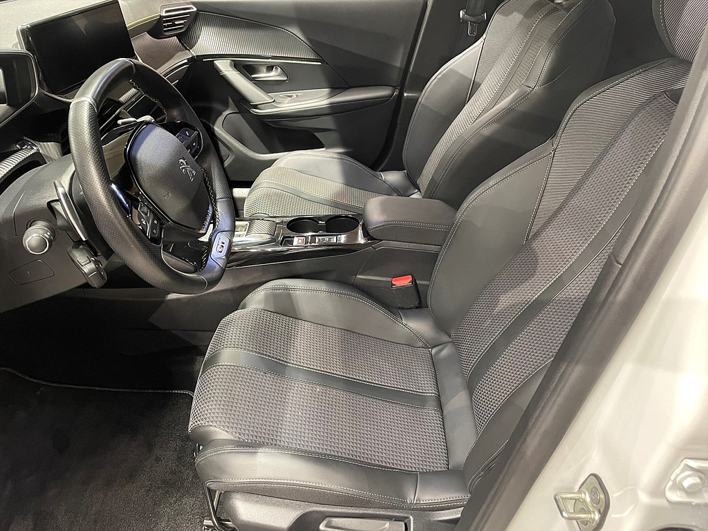 Bild på GT 1.2 PT 130hk Aut - B-KAMERA, CARPLAY