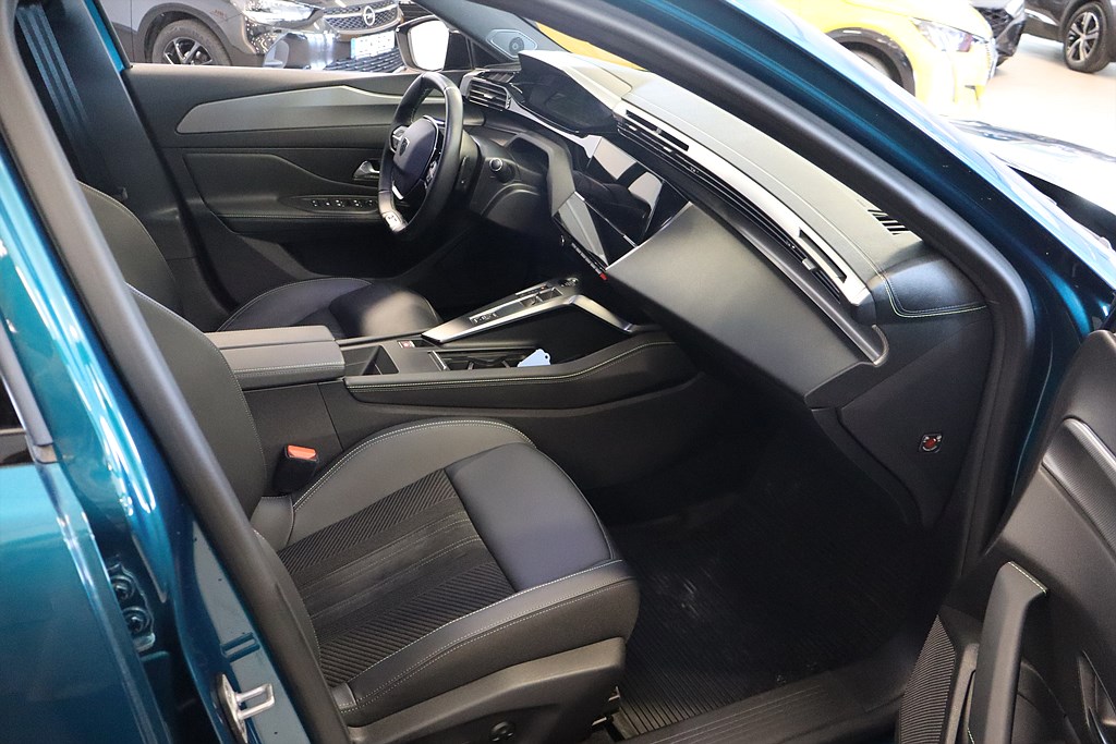 Bild på GT 1.2 PT 130hk Aut - B-KAMERA, NAVI, CARPLAY, 1 ÄGARE