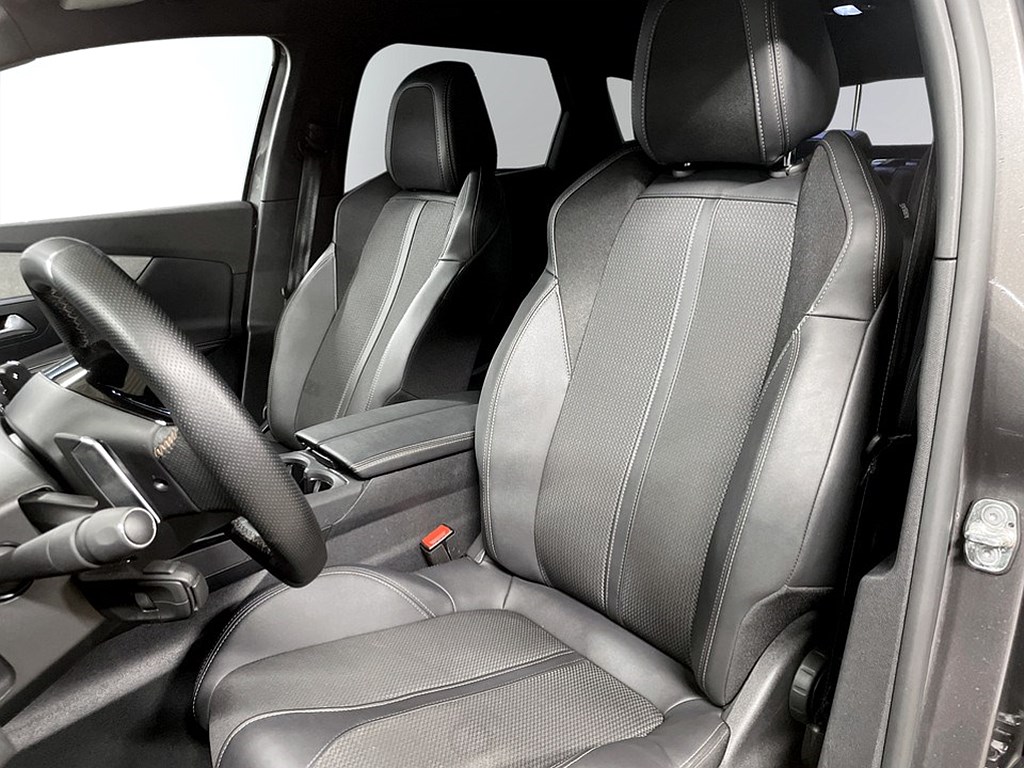 Bild på GT Black Pack 1.2 PT 130hk Aut - B-KAMERA, CARPLAY