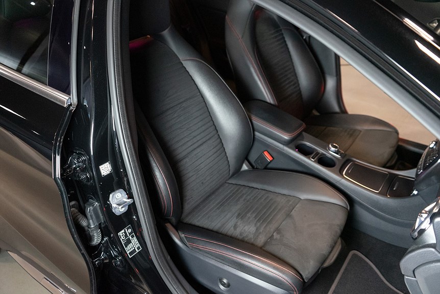 Mercedes-Benz GLA 250 4MATIC AMG 211hk