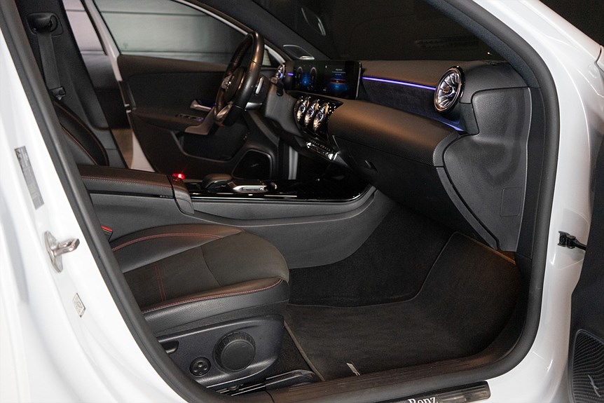 Mercedes-Benz A 250 e AMG 218hk