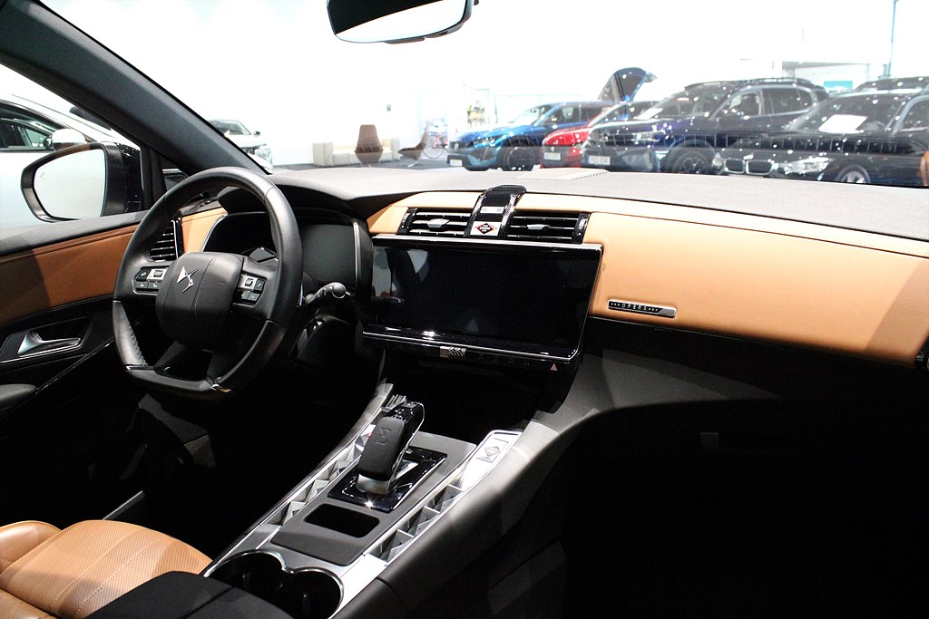 Bild på Exclusive Opera E-Tense 4x4 300hk Aut AWD - PANO, B-KAMERA, NAV