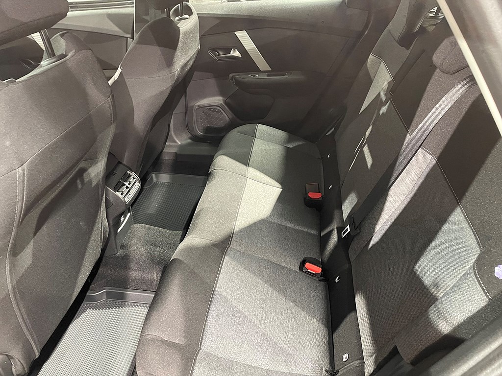 Bild på Feel 1.2 PureTech 130hk Aut - CARPLAY