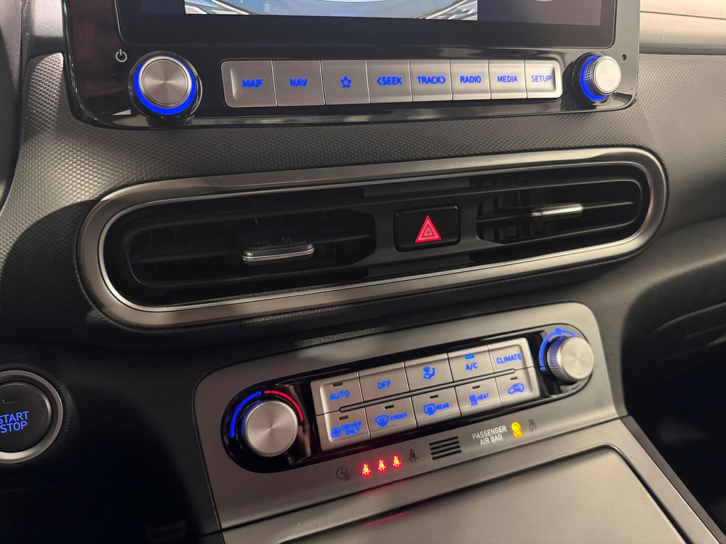 Bild på Electric Essential 39kWh 136hk Aut - B-KAMERA, CARPLAY