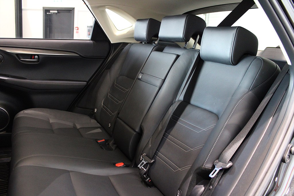 Bild på Executive 300h 2.5 E-CVT 197hk Aut AWD - M-BAKLUCKA,NAVI,B-KAMERA