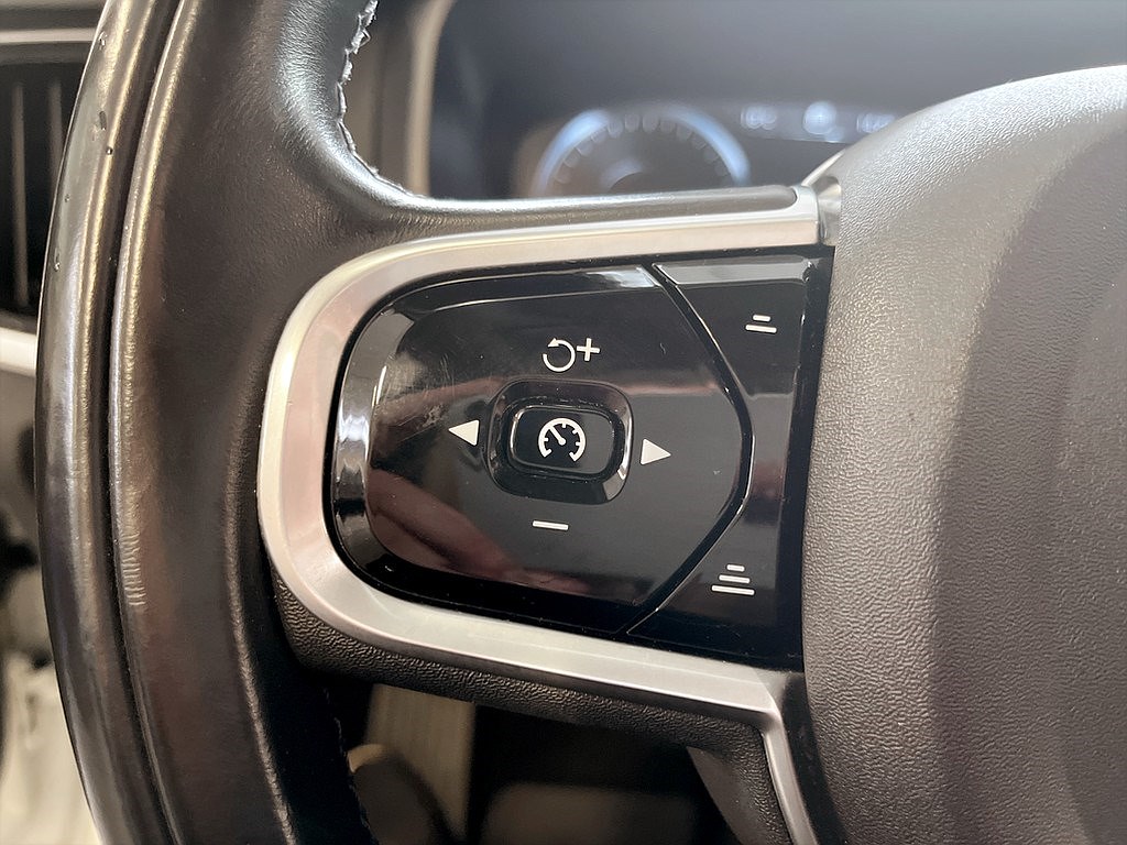 Bild på Momentum D3 Geartronic 150hk Aut - RATTVÄRME, CAPRLAY