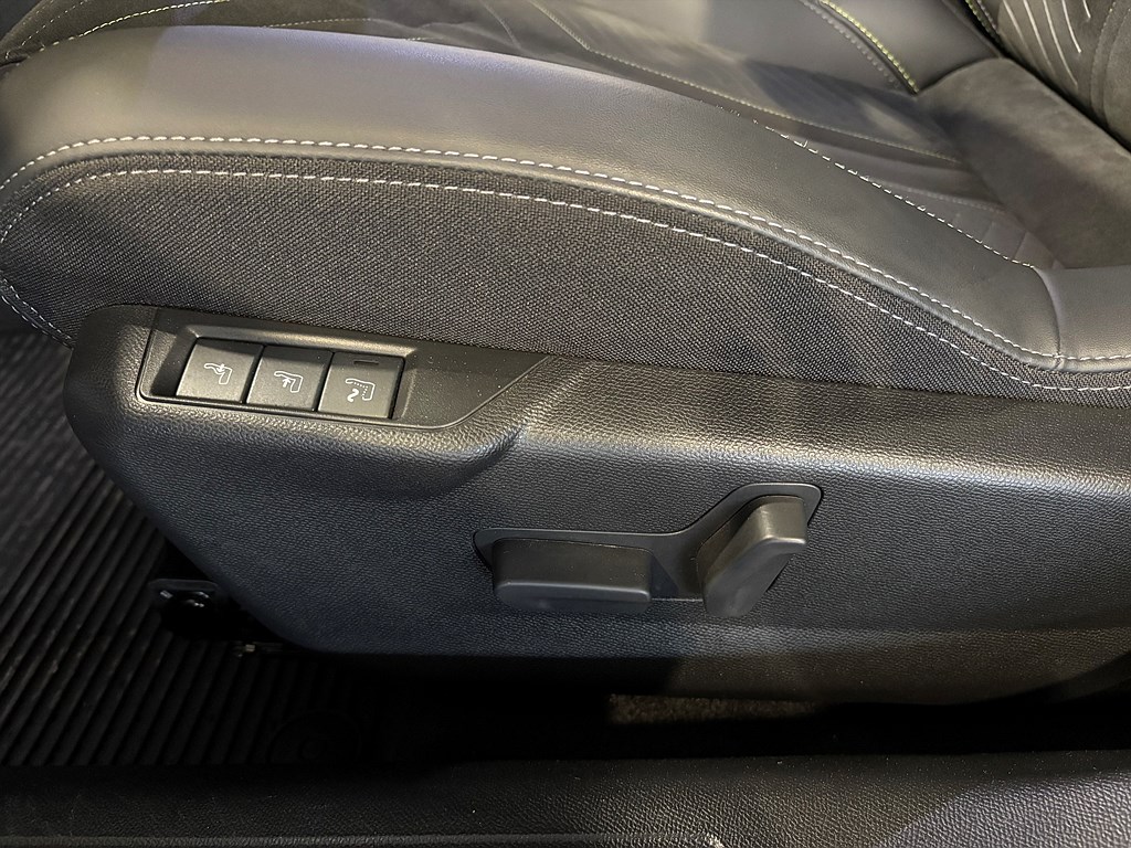 Bild på GT 1.2 PT 130hk Aut - B-KAMERA, CARPLAY