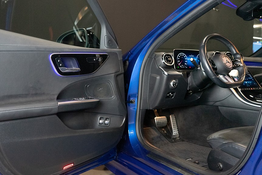 Mercedes C 300 e AMG Night Sedan 313hk